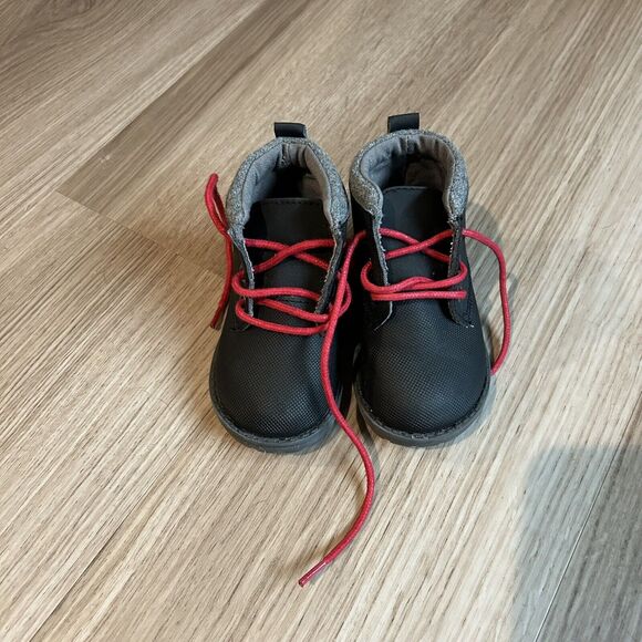 NWOT Crazy 8 Toddler Size 4 Black Boots with Red Laces‎ - Picture 1 of 5